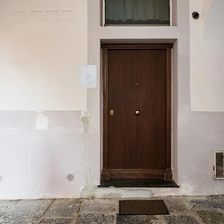De Vivo Realty - Ficus Apartamento *
